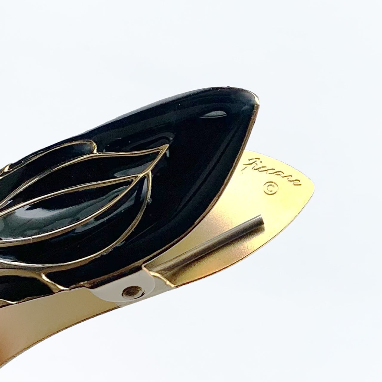 【新品未使用】フィカレ マキシマス ロータスヘアクリップ Lサイズロイヤルブルー 抜群のホールド力！フィカレ Ficcare のヘアクリップ、新柄追加