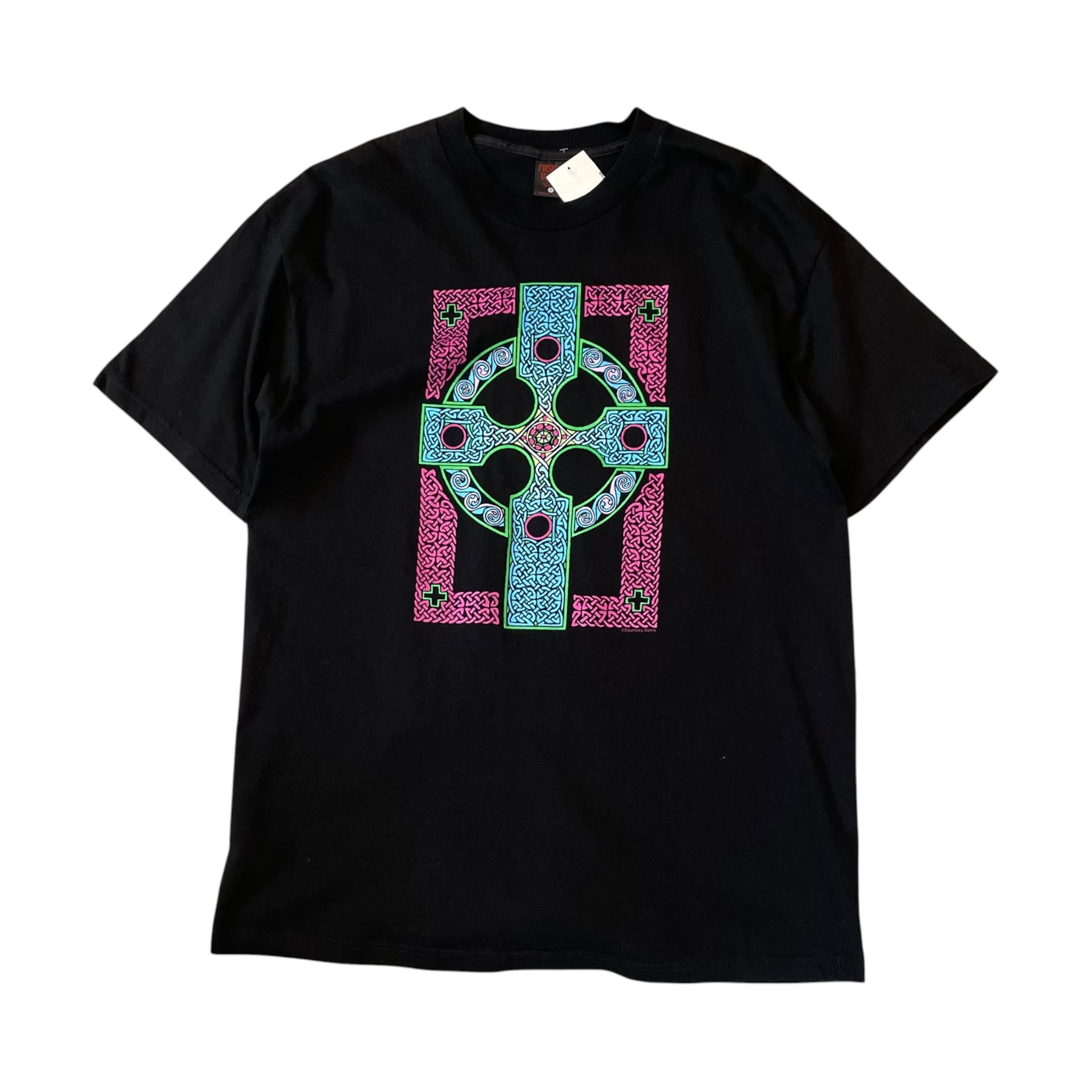 Mint Condition!! 1990s Fashion Victim "Courtney Davis" T-shirt
