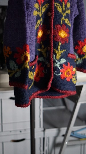 FLOWER PATTERN HAND CRAFTED CARDIGAN