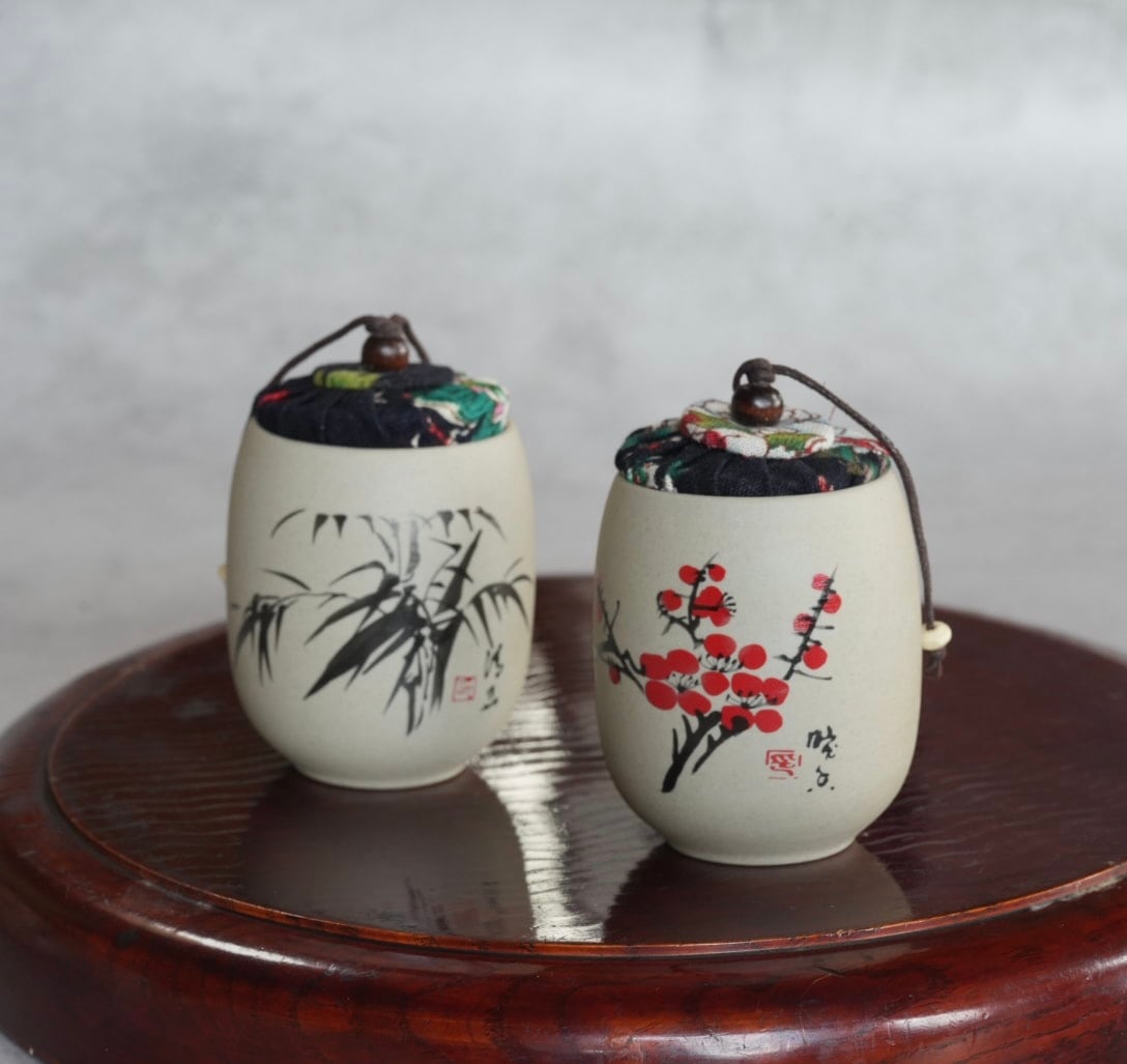 再入荷】シノワズリ柄が素敵！陶器の茶筒 | 方龍 アクセサリーと
