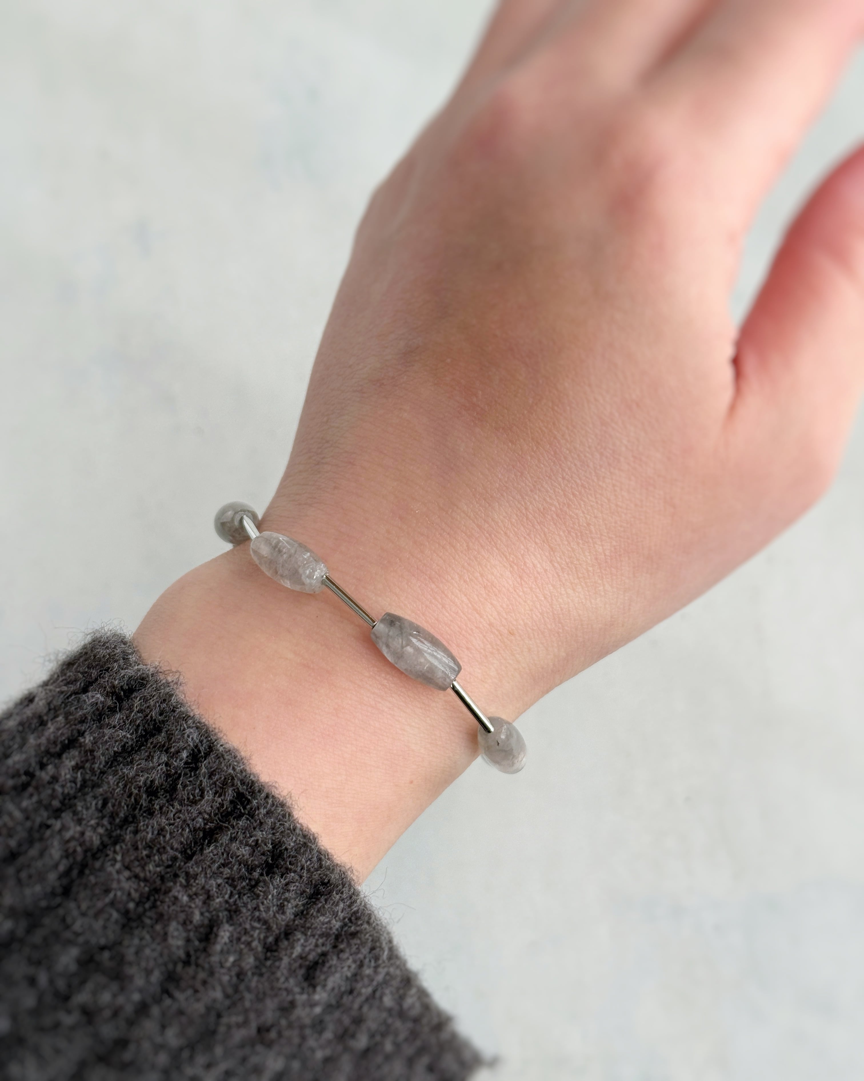 【再販】Tube & stone bracelet(グレークォーツ)