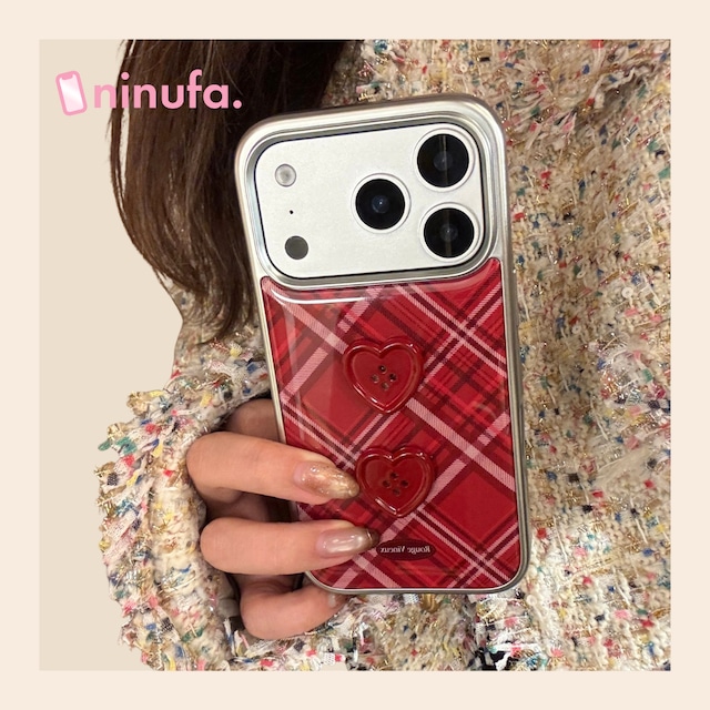 【iPhone17-11まで対応】赤のチェックが可愛すぎ◎ハート ボタン 立体デコ 韓国ケース マットシルバーフレーム トレンド タータンチェック柄 スマホケース ND-16568