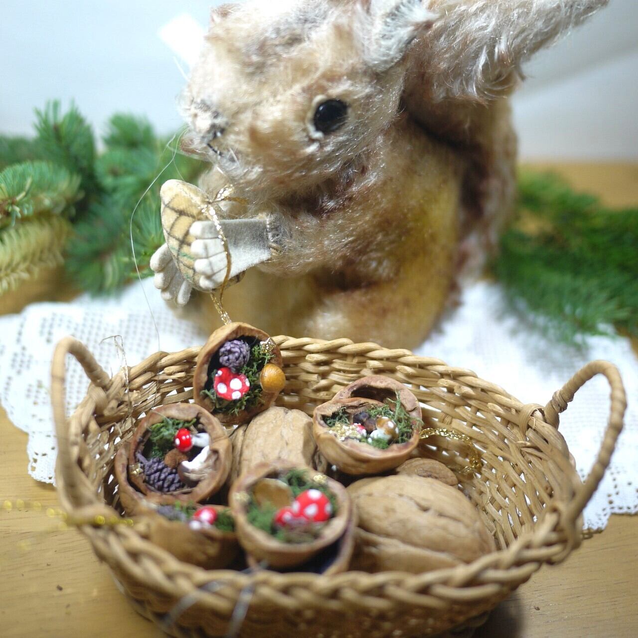 クルミオーナメント こりすのお土産 オリジナル