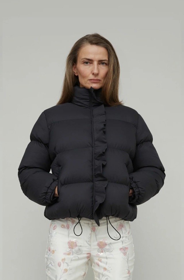 AMBRA SHORT PUFFER JACKET - BLACK / OperaSPORT