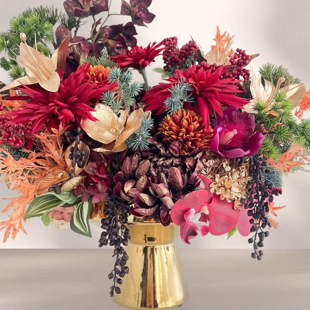 プレミアムフラワーアレンジ ゴールドベースに咲く豪華絢爛の和モダン