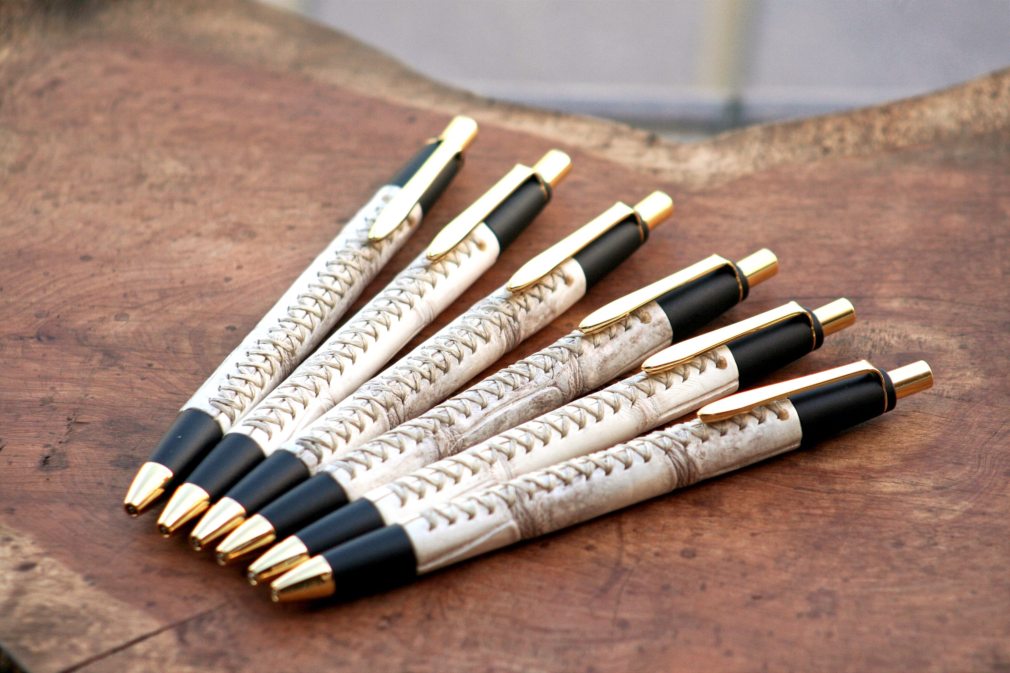 ☆不定期販売☆ 革軸ペン【ヒマラヤクロコダイル】 ボールペン | Schicksal 