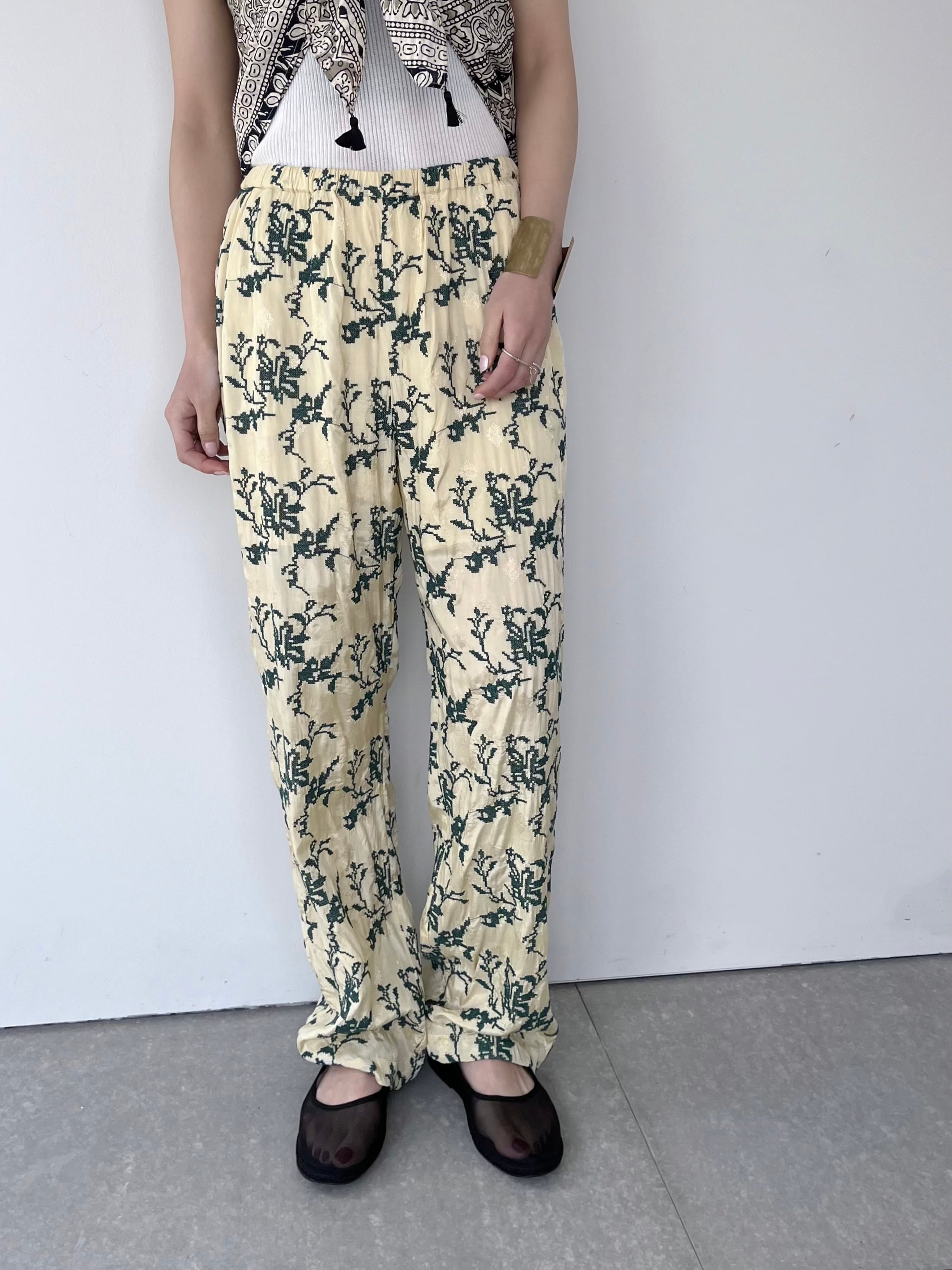 Sara Mallika Rayon Jaquard Flower All Over Embridery Pants | KOKO
