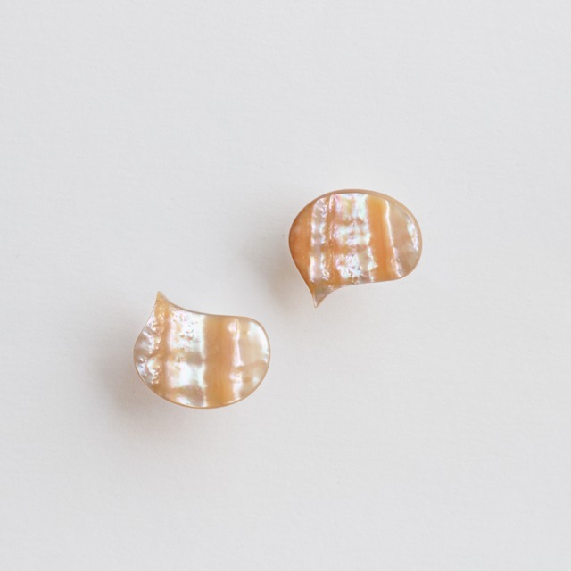 “EBISU” Shell stud earrings /size: S