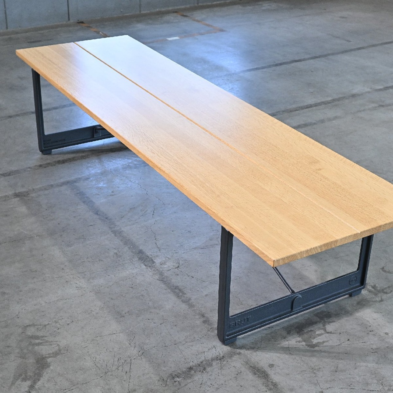 MAGIS 64万「BRUT BENCH」ベンチ オーク材 Konstantin Grcic ブリュット マジス イタリア デザイナーズ家具 ダイニング インダストリアル【中古家具/中古インテリア/USED家具ユーズド家具/リサイクル】