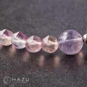 美しくパワフルな小宇宙［パイライトインフローライト／フローライト／パイライトインクォーツ／水晶］