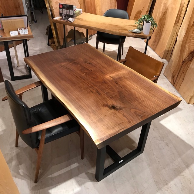 ウォールナット_1355×790-850×59_横浜元町店_テーブル天板/一枚板 262960 t001