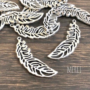 【2個】フェザー枠チャーム/羽根