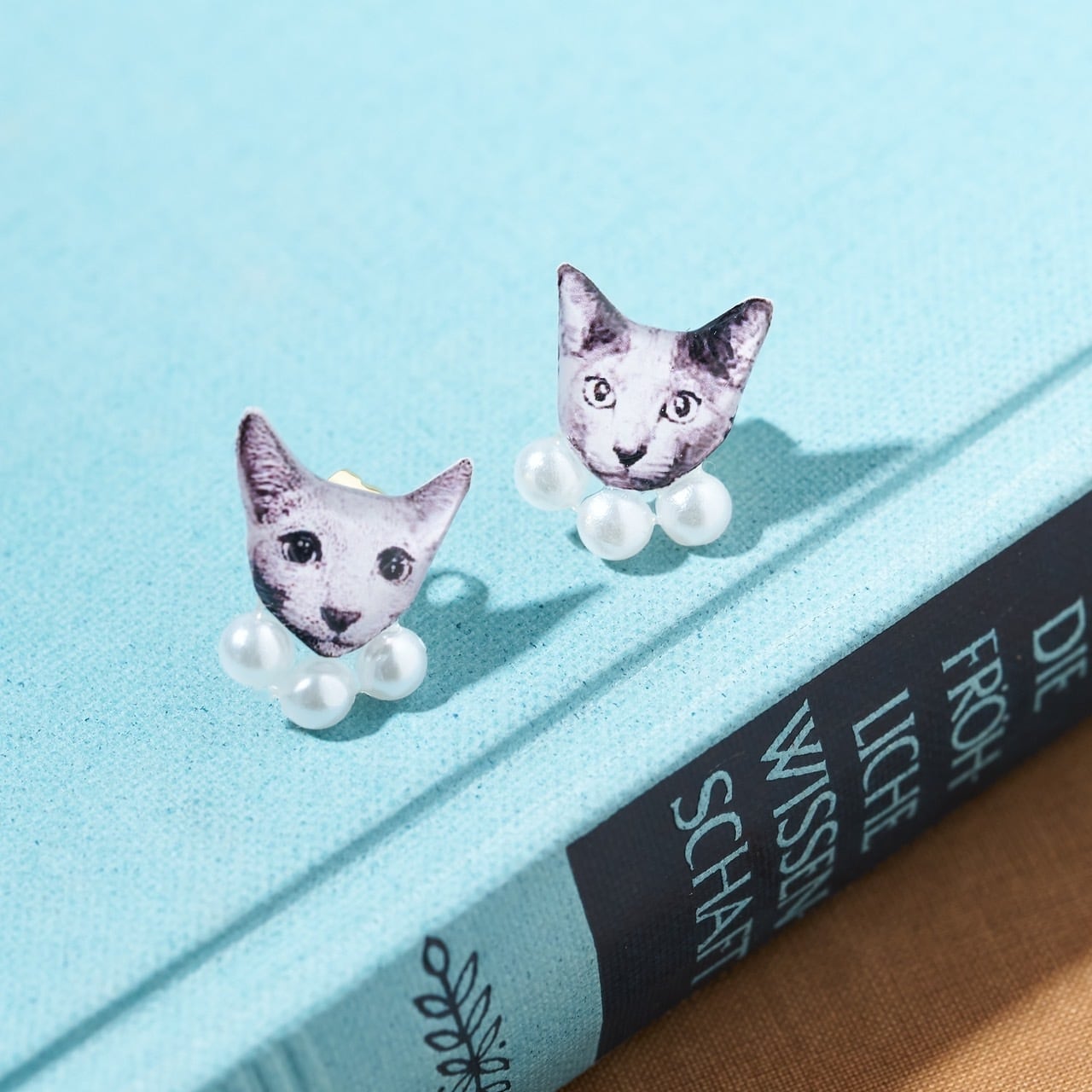 ☆鯛を持った猫が可愛いお正月猫ちゃんピアス☆ 会員限定セール ☆鯛を持った猫が可愛いお正月猫ちゃんピアス☆ 【公式