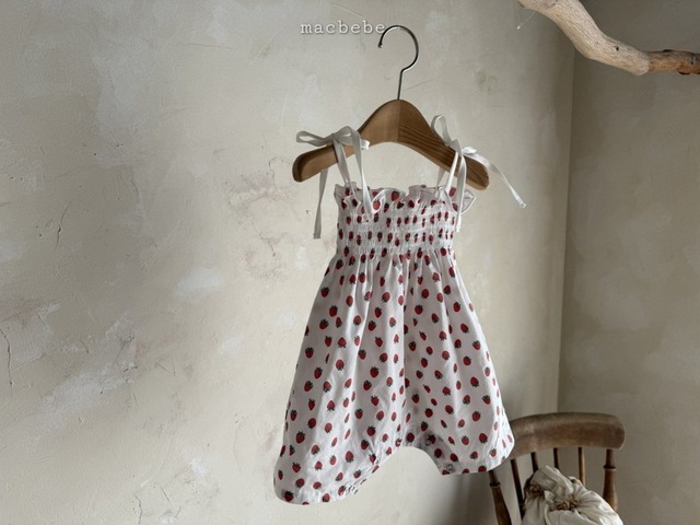 【取寄】macbebe｜cotton smocked bodysuit (strawberry)｜コットンスモックロンパース (ストロベリー)｜S-L｜baby｜26 summer