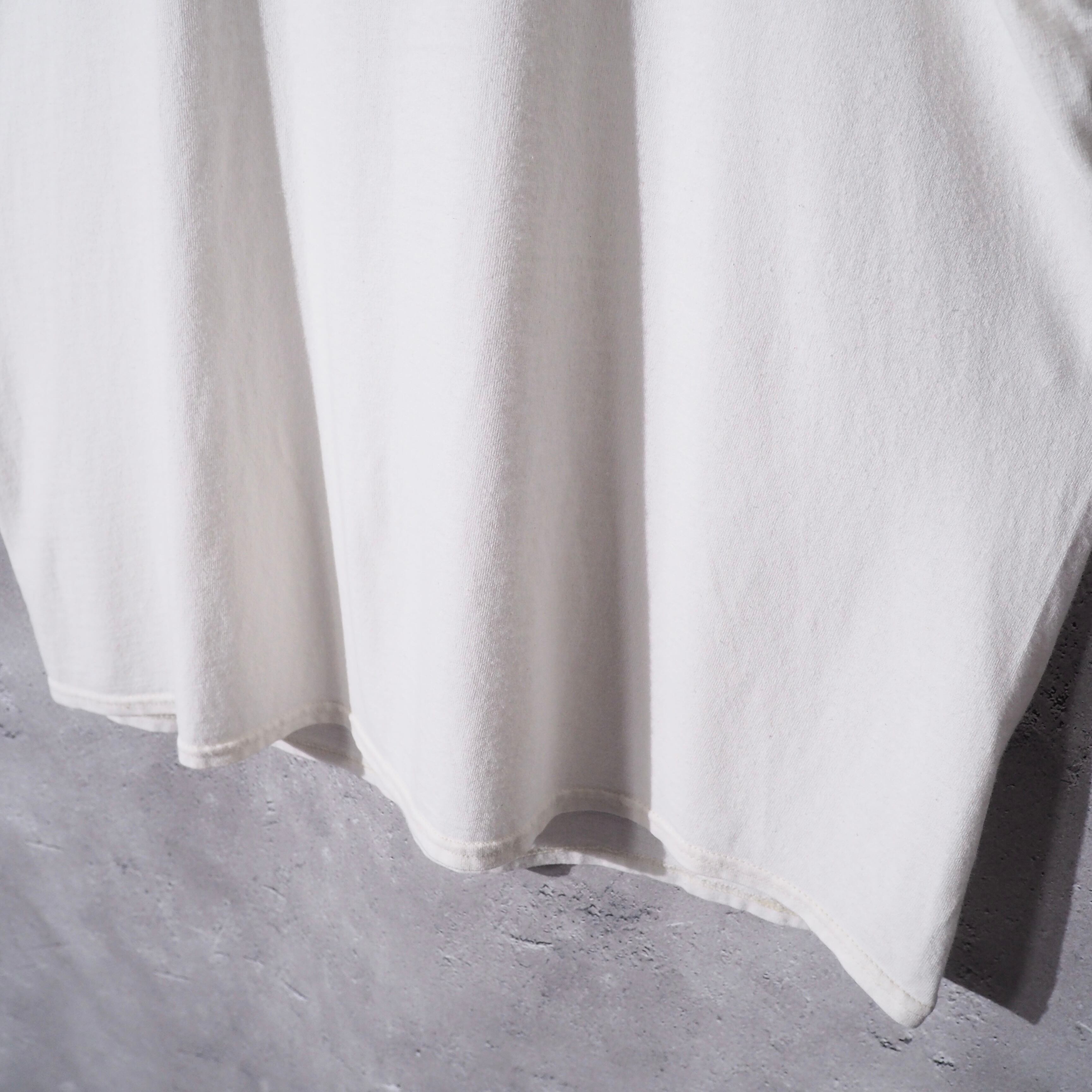 " N.HOOLYWOOD " Walrus Burger Graphic printed Over silhouette White Tee