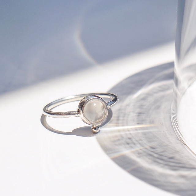 petit ring (moonstone)