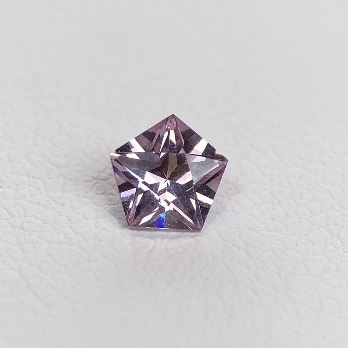 星のスピネル 約4.5*2.6mm r-0541 | 天然石とアクセサリーの店 梨鳳堂 