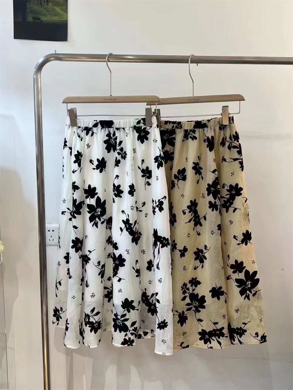 モノトーンフラワープリント スカート　AJ11394-D003