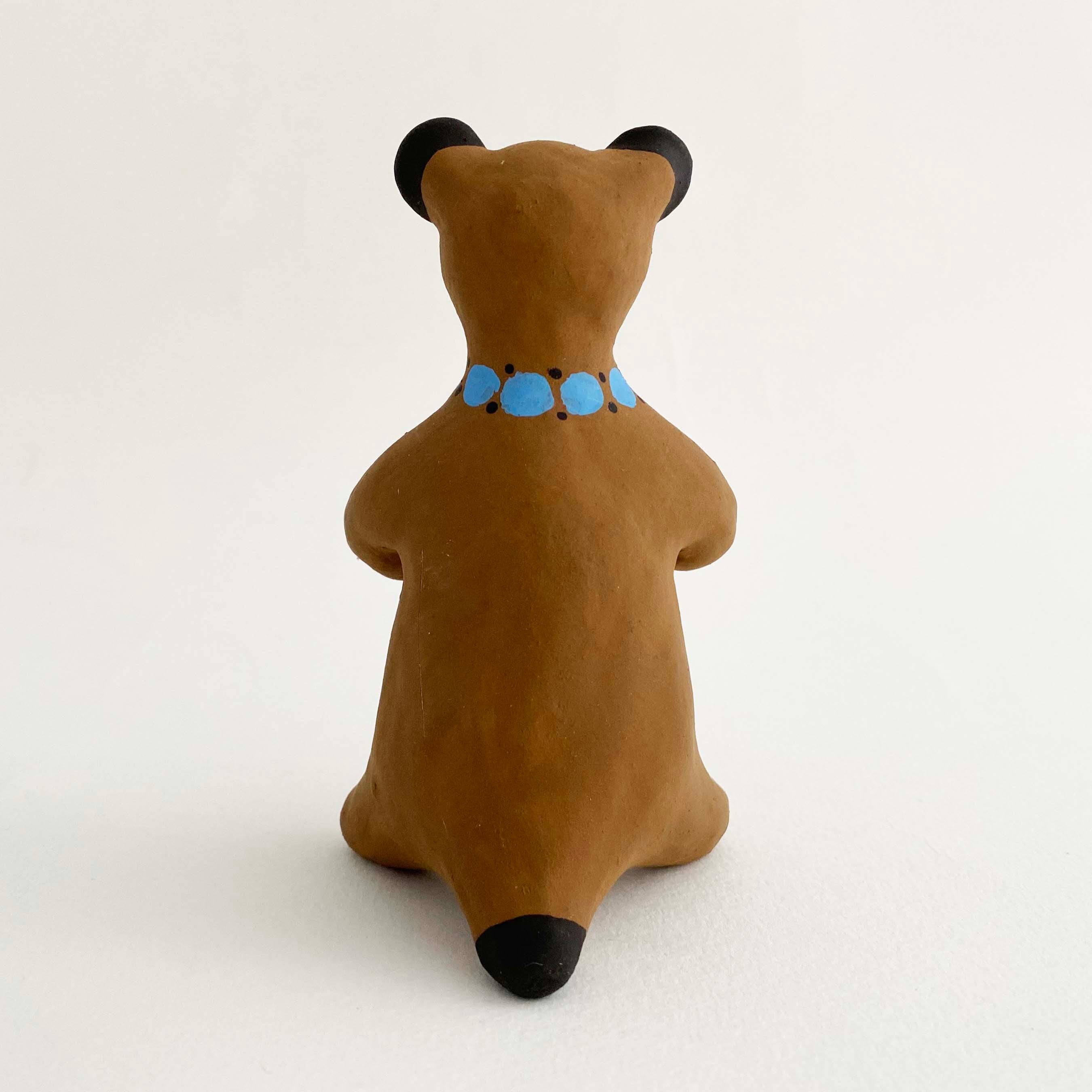 ディムコヴォ土人形 / 熊（器を抱える）