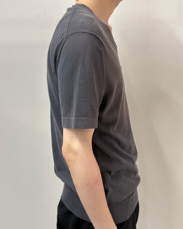 【HERMES】v neck basic T-shirt