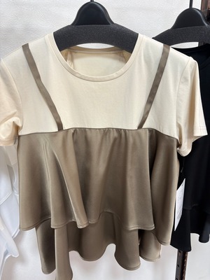 GALENA サテンフリル　ビスチェドッキングカットソー　70060-4104