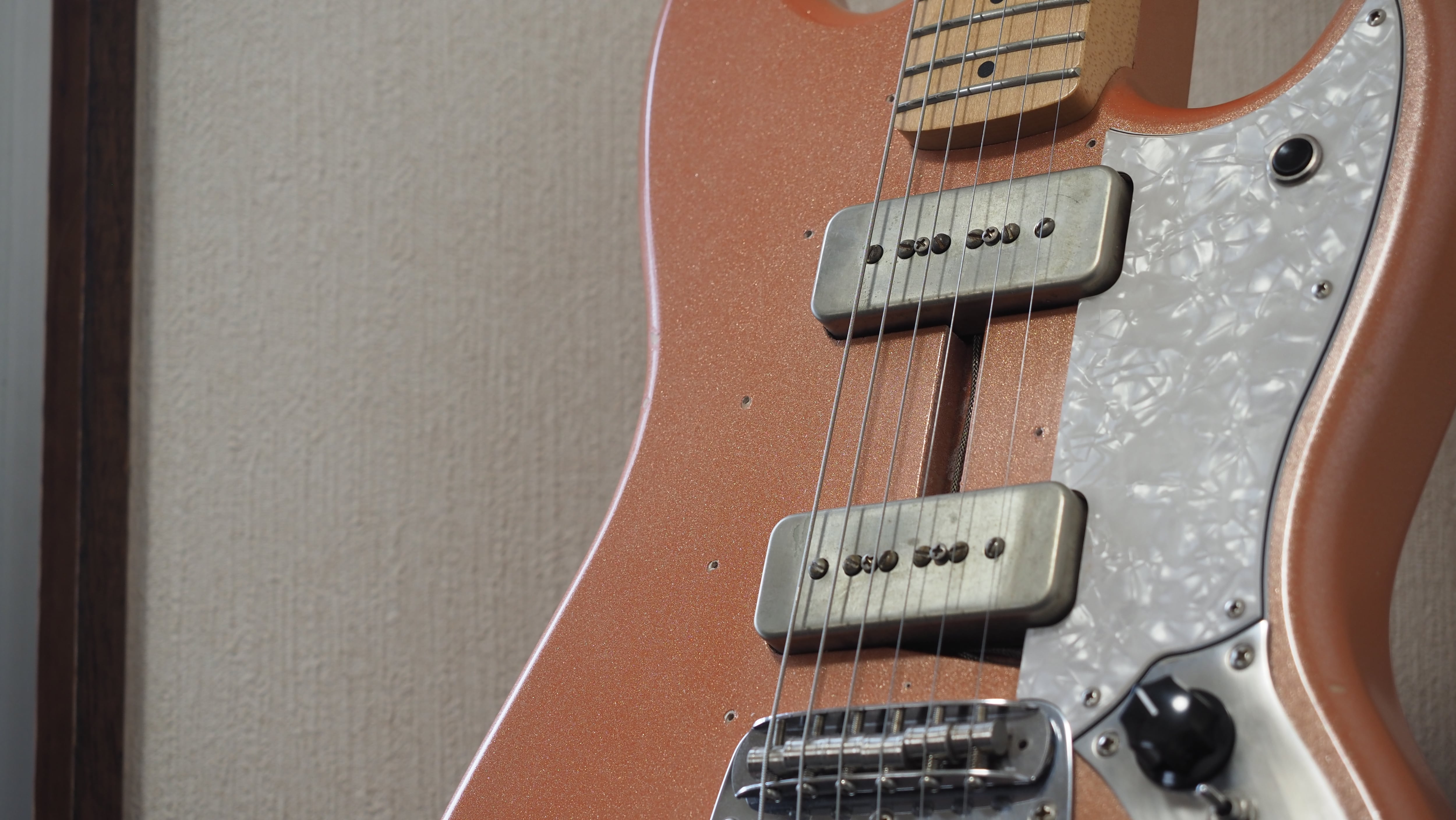 常田大希 ムスタング フェンダー Fender Mustang 常田大希カスタム King Gnu 常田大希のムスタングを