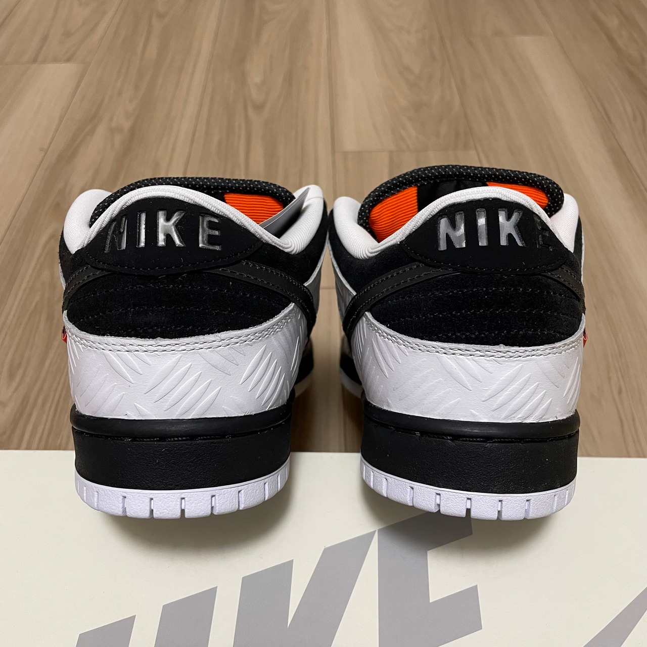 ×TIGHTBOOTH SB DUNK LOW PRO FD2629-100