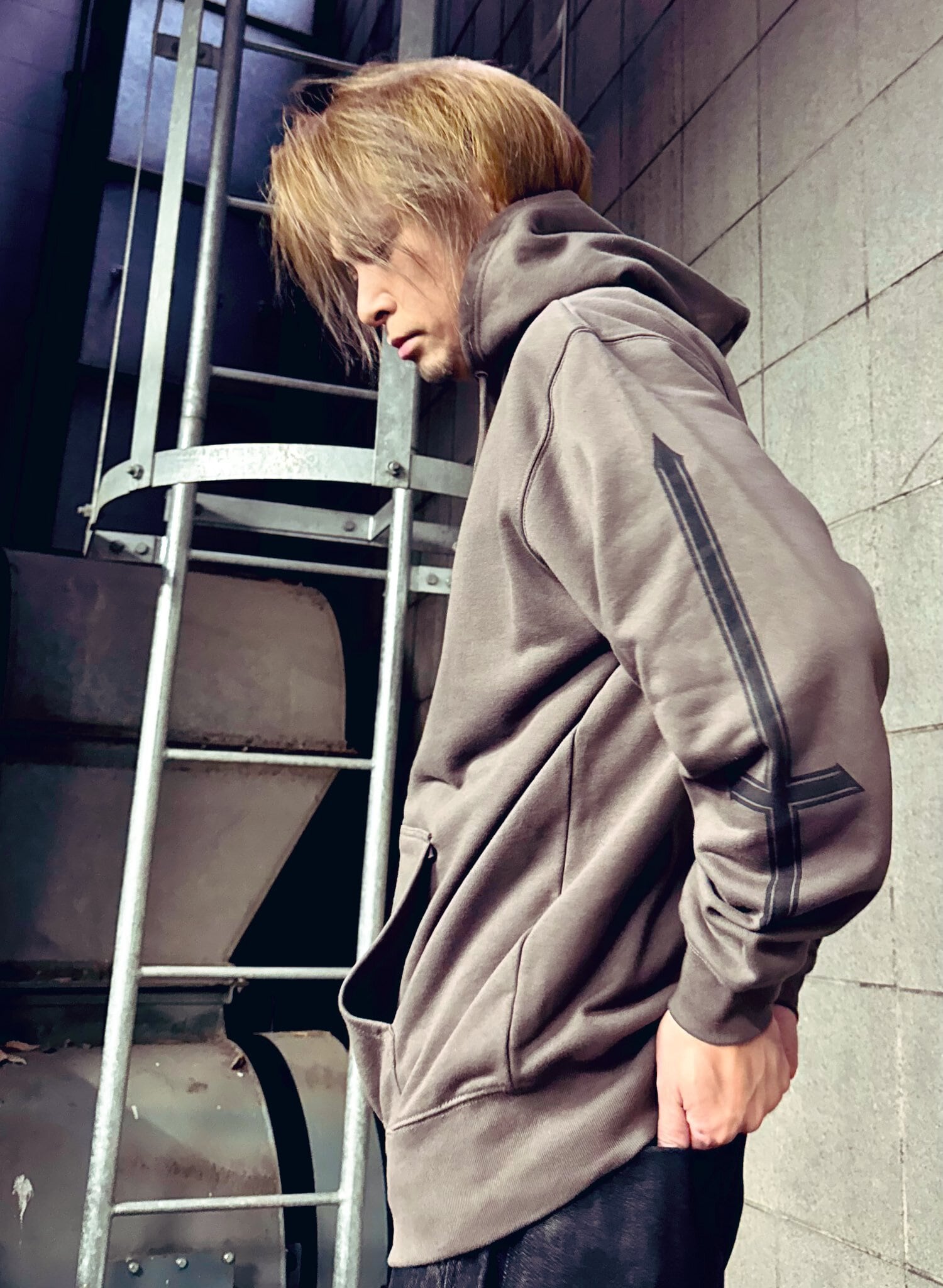 Toshi | ZOESTYLES