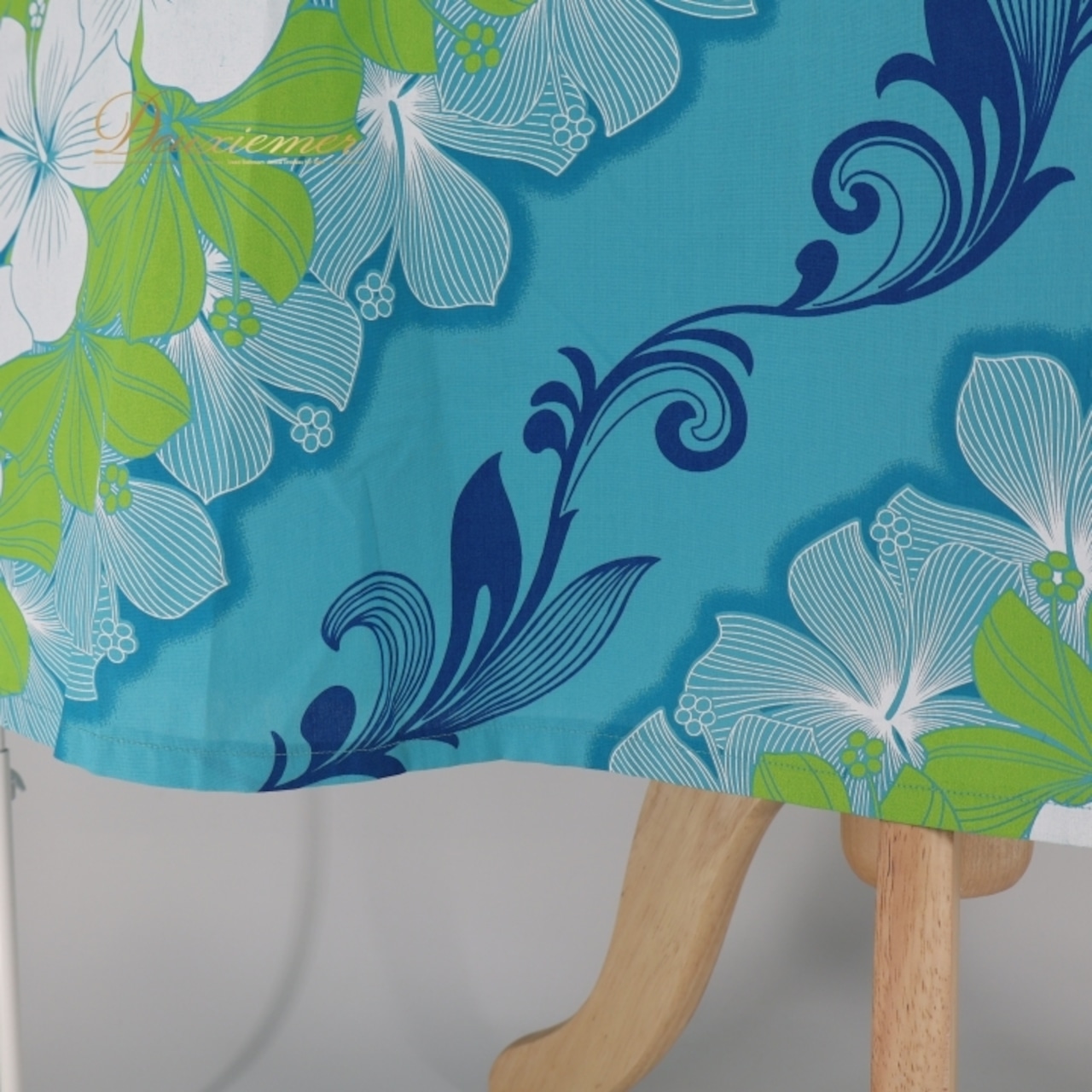 フラダンス 衣装 ワンピース ドレス ブルー系 アロハスタンダード 日本製 ハイビスカス柄 ALOHA STANDARDS ハワイアンプリント フリル袖 アロハ フラ ダンス レッスン 練習 フレア 華やか 鮮やか さわやか グリーン系 ホワイト系 青 水色 黄緑 白 フラダンス衣装 かわいい ワンピースドレス おしゃれ 袖フリル ハイビスカス カジュアル