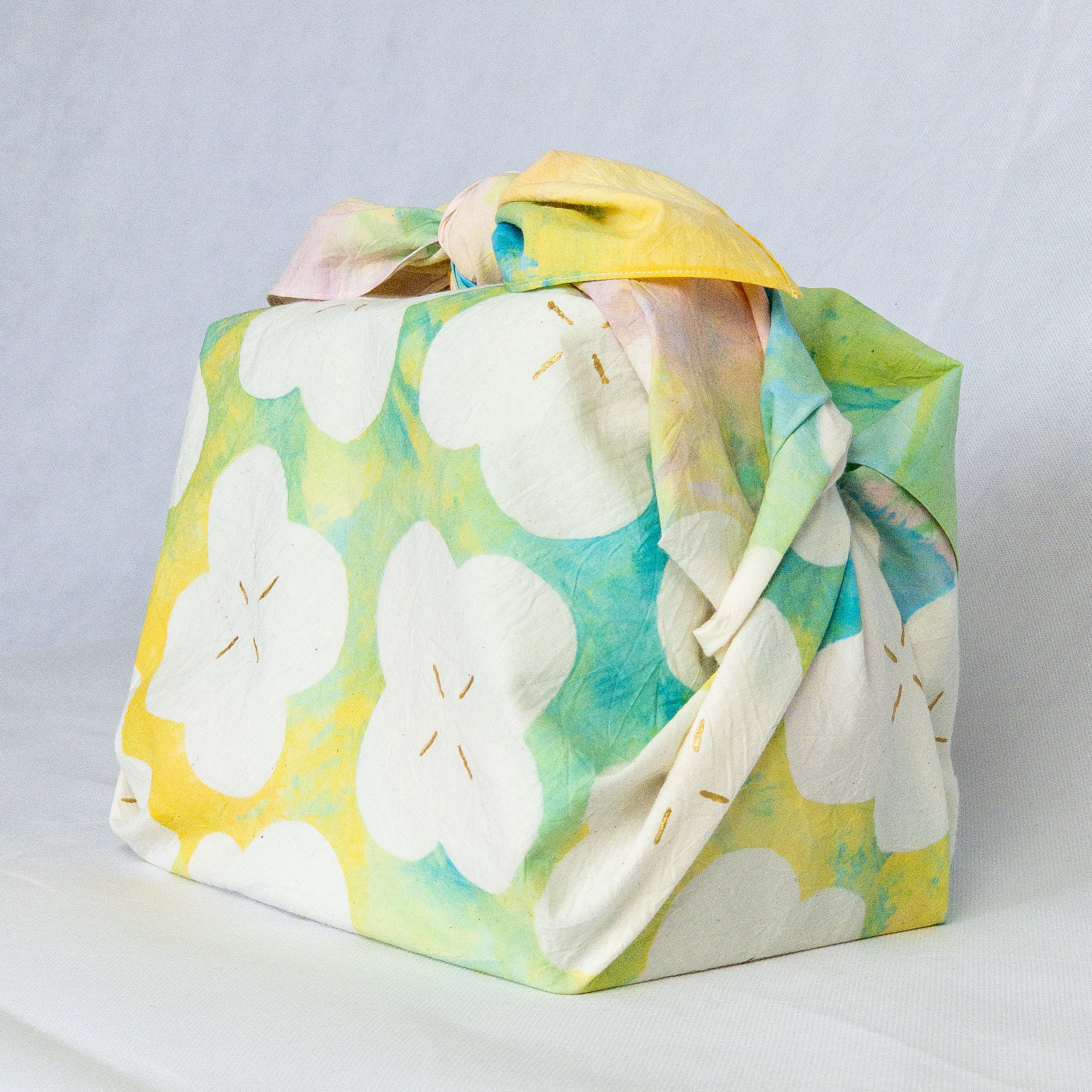 希少　遙かなる時空の中で　原作　重箱&風呂敷セット　(雑誌　懸賞品) Mythifrost® 3D Book Nook Kit - ' The Sakura Holiday ' Design