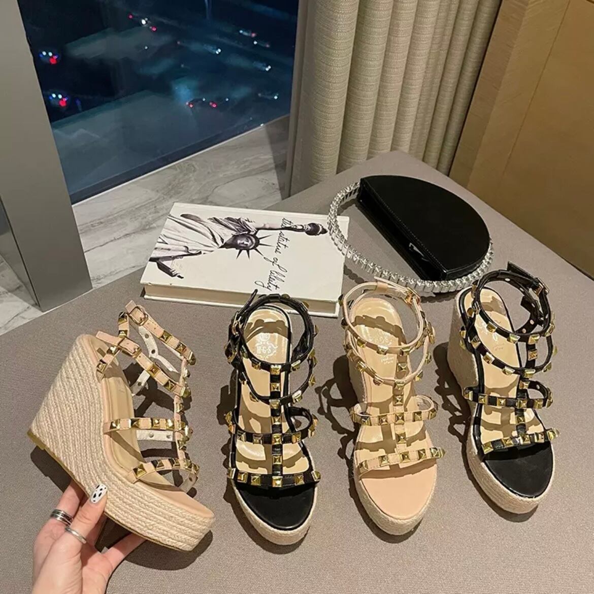 CHRISTIAN LOUBOUTIN(クリスチャンルブタン) ウェッジソール スタッズ