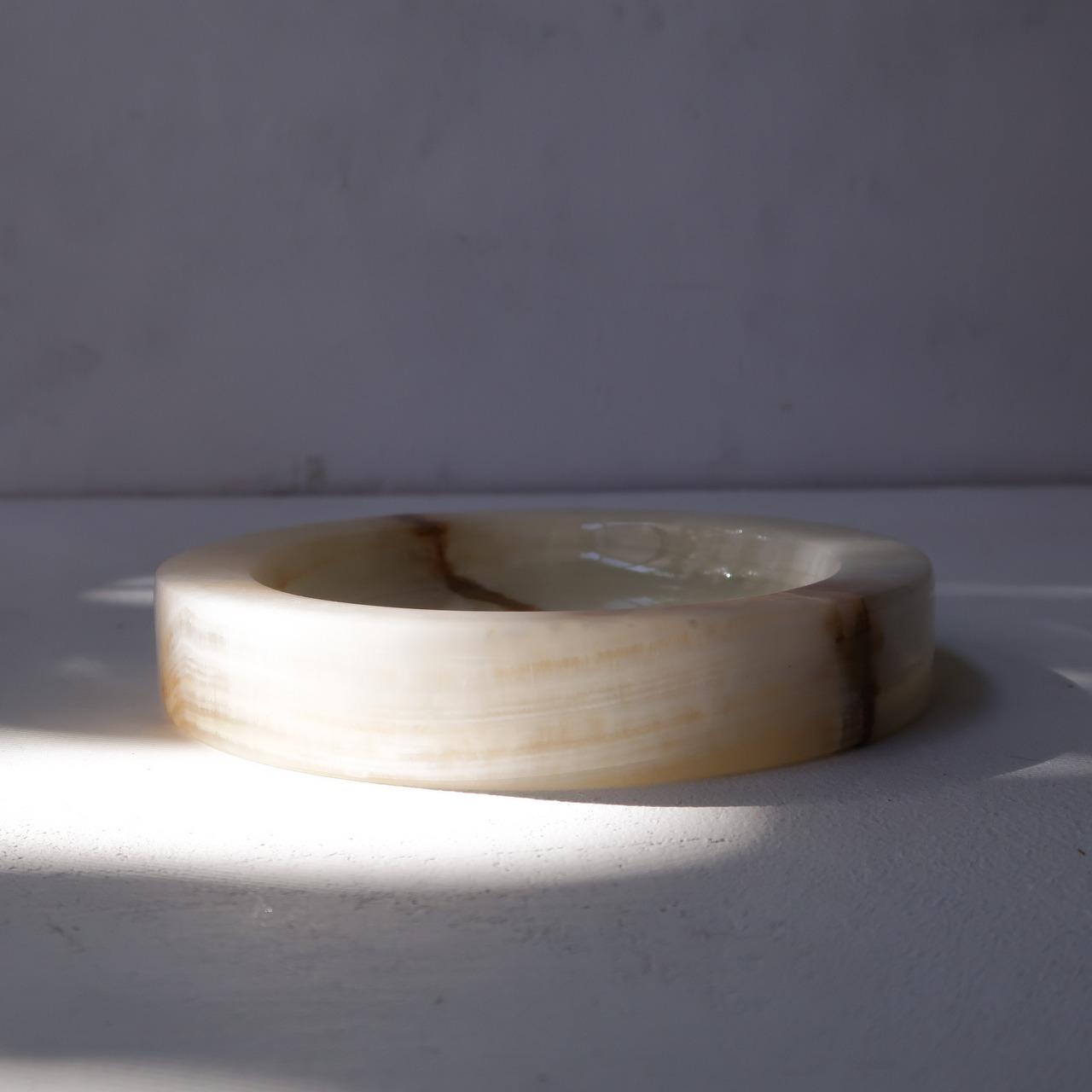 ブラウンラインのアッシュトレイ