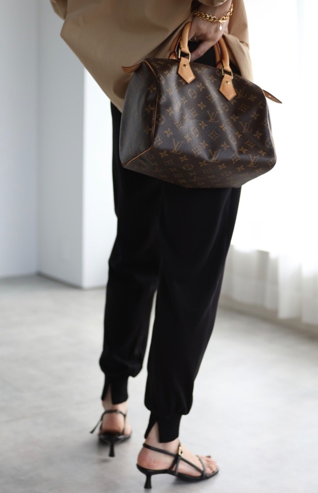 裾スリットジョガーパンツ