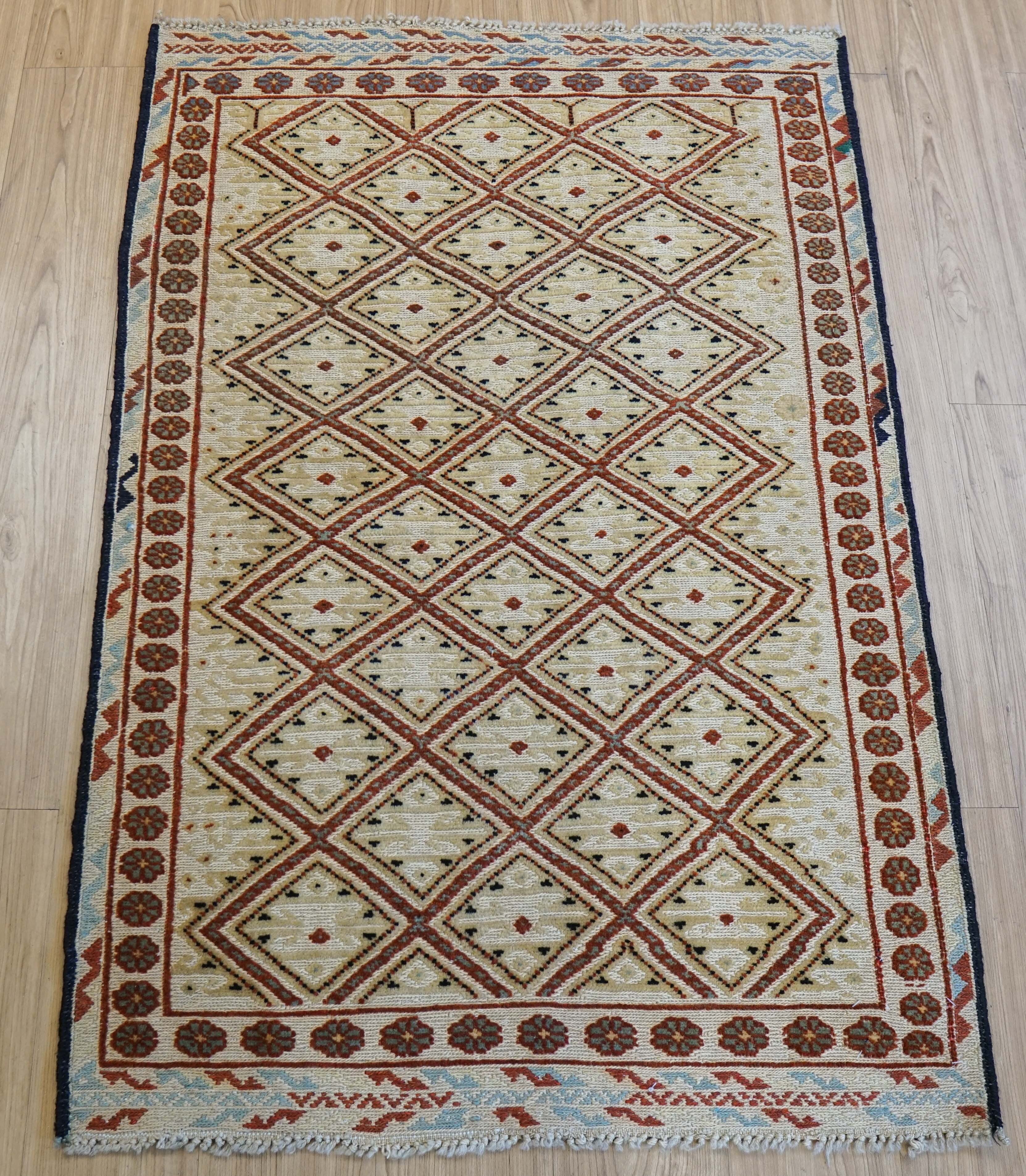 パキスタン手織り絨毯 トルクメンデザイン ピンク 127×81cm パキスタン手織り絨毯 トルクメンデザイン ピンク 127×81cm | Decorworks