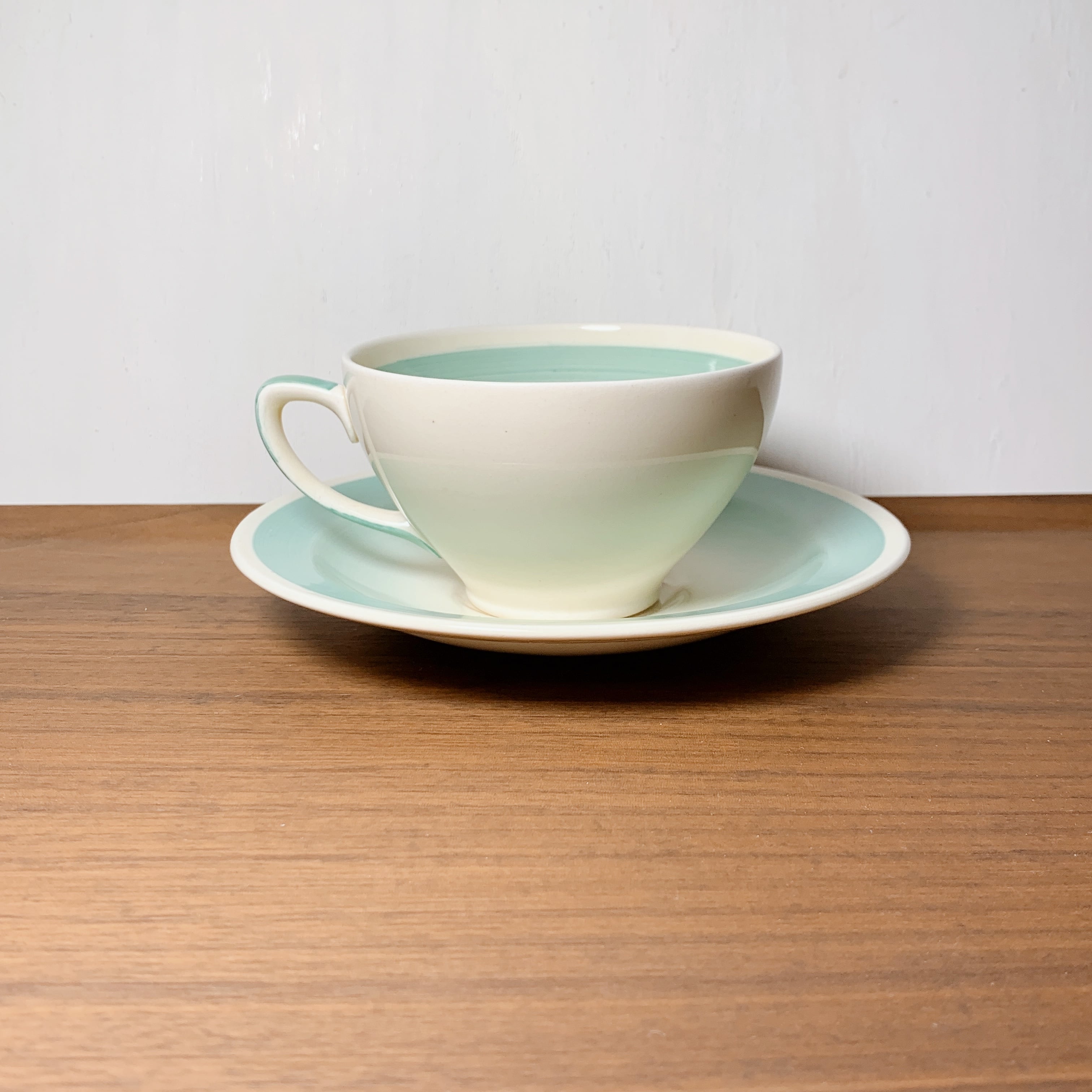 スージークーパー グレイリーフ グリーン カップ＆ソーサー A