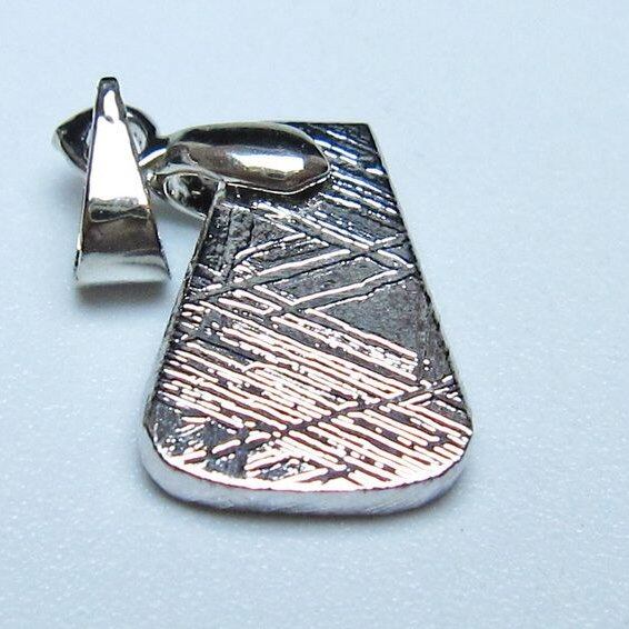 ギベオン ペンダント 隕石 メテオライト 一点物 メール便可 112-13385