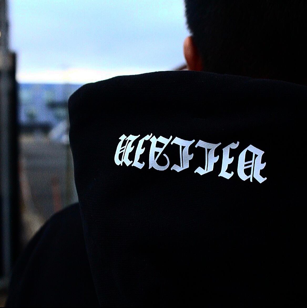 花文字パーカー 白字