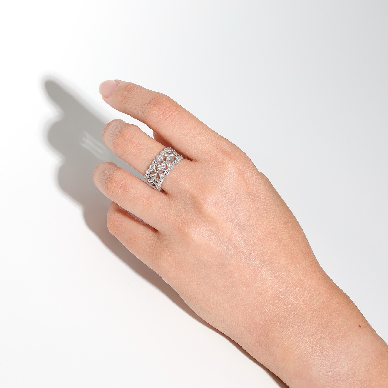 H&C ダイヤモンド デザインリング pt900 / 0.200ct / 0.050ct