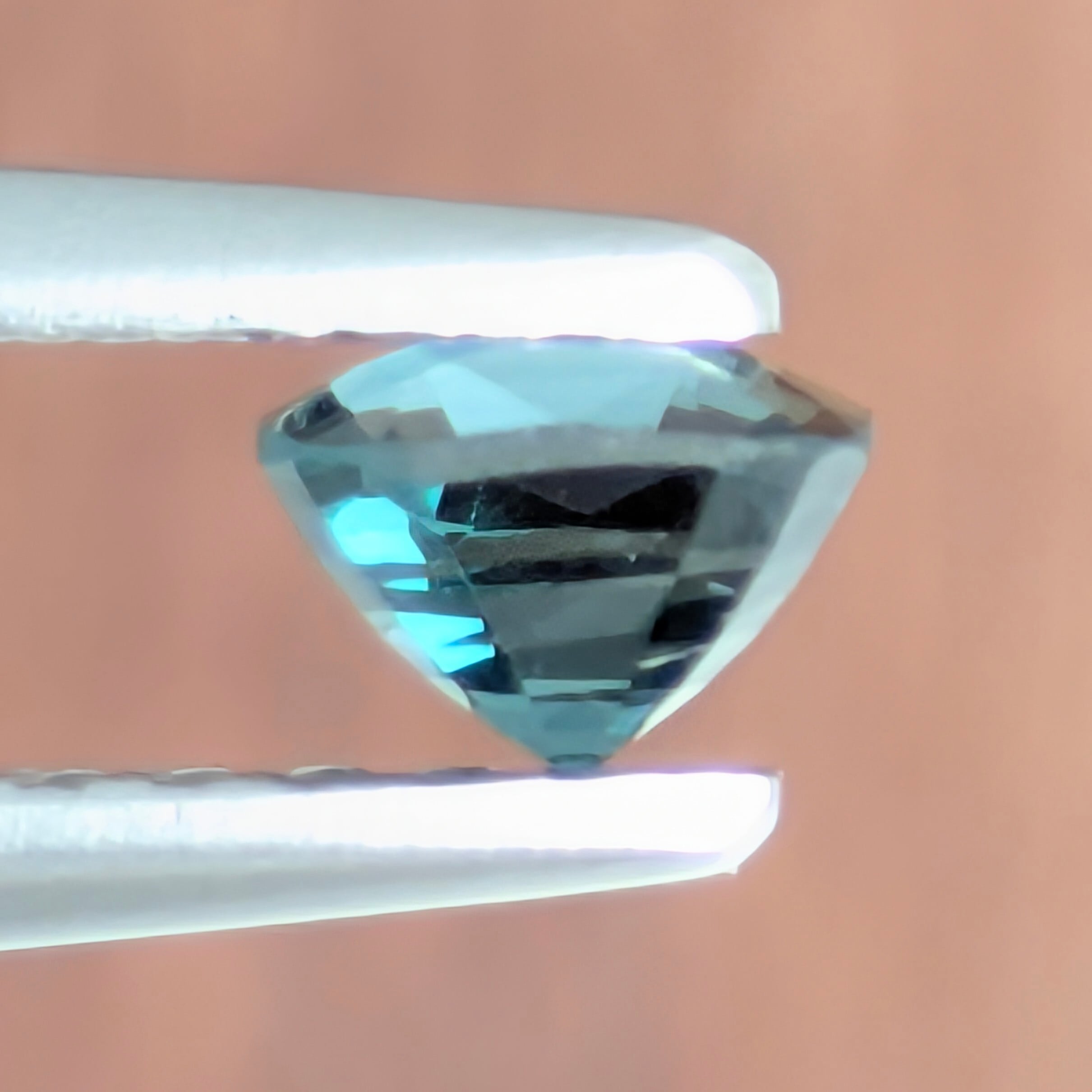 スピネル ルース ミャンマー・モゴック産 【0.36ct】 PRO209188