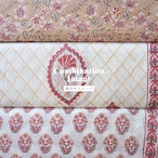 ブロックプリント生地【50cm単位】インド綿 片耳ボーダー付き 花柄(大) 白×赤×ベージュ #35070-WT1