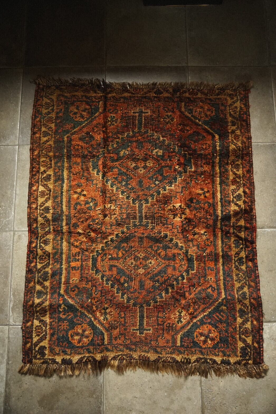 739 -Semi Antique Qashqai rug | 手織りのヴィンテージラグ専門店