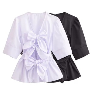 全2色スリーリボンペプラムブラウス