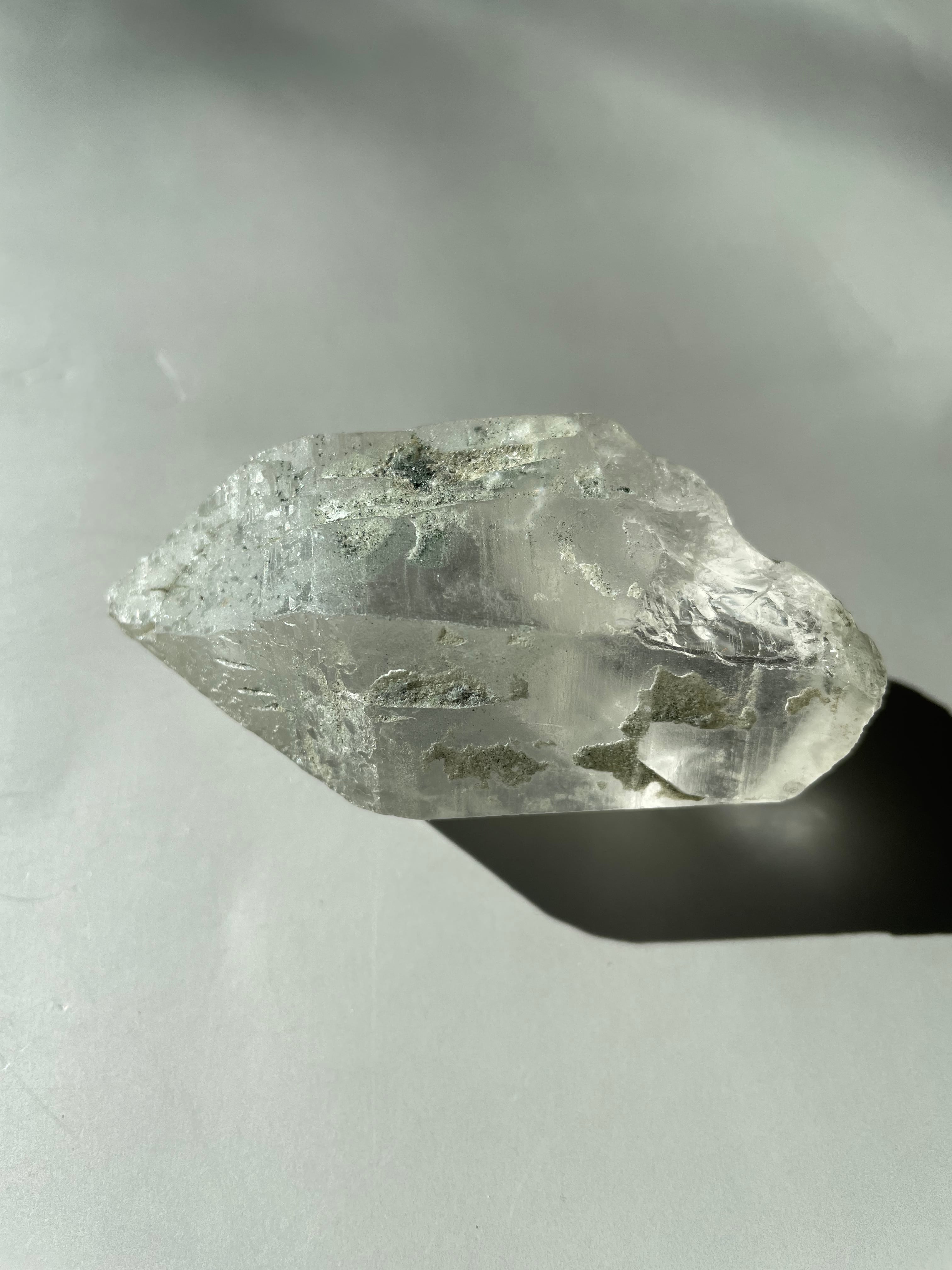 パキスタン　ギルギット　スカルドゥ産　ヒマラヤ水晶　カテドラル　長石　クローライト