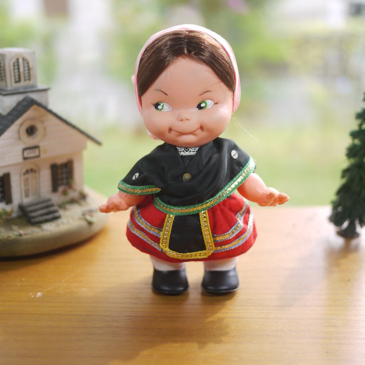 頭巾の女の子 レトロソフビ