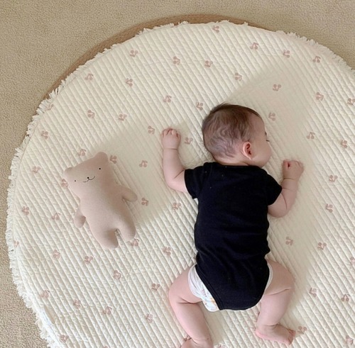 直送★予約商品★イブルマットラグ《チェリー・円形110cm》