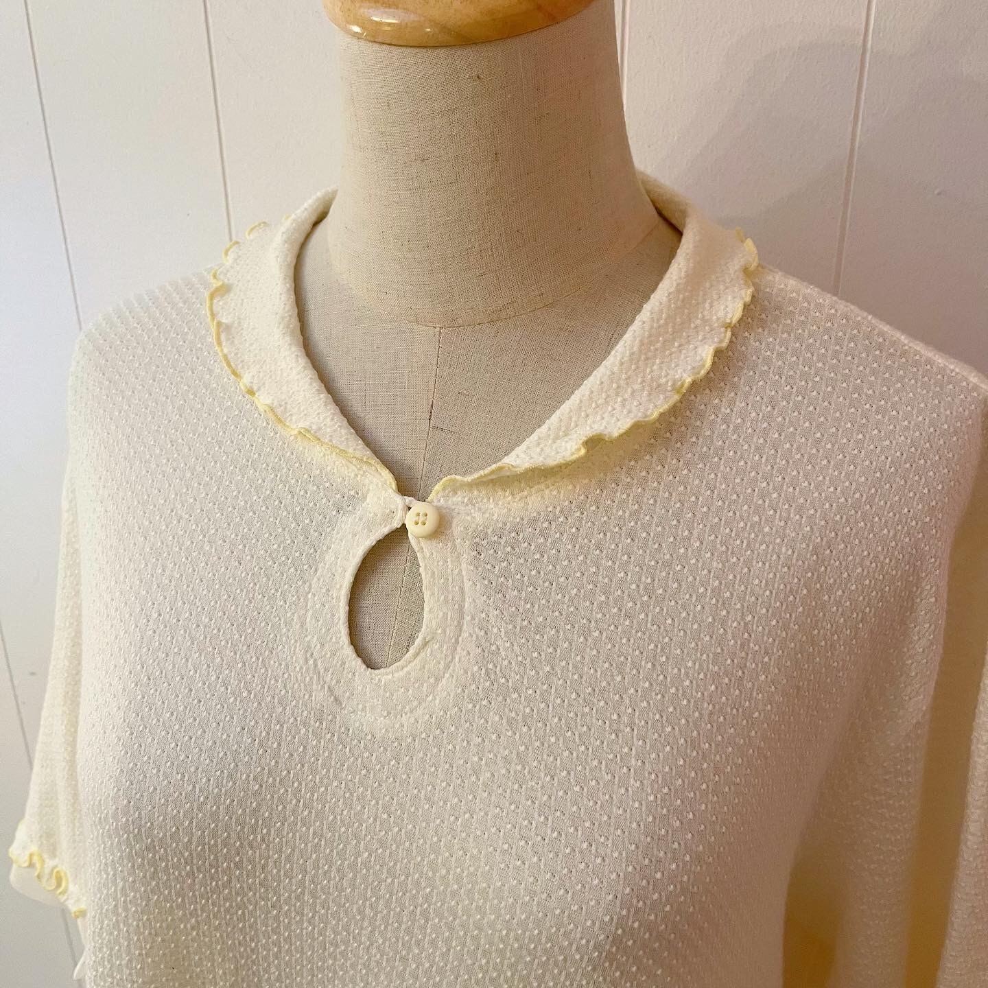 doll & flower applique pull over