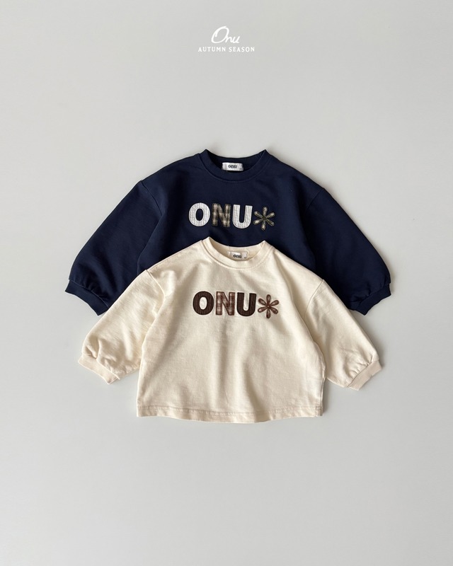embroide red patch tee【onu】※9月中旬発送予定