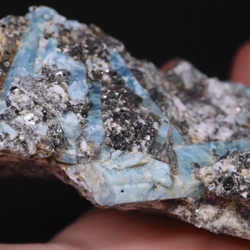 SALE※ 自主採掘！アクアマリン カリフォルニア産 224g 原石 AQ206 鉱物