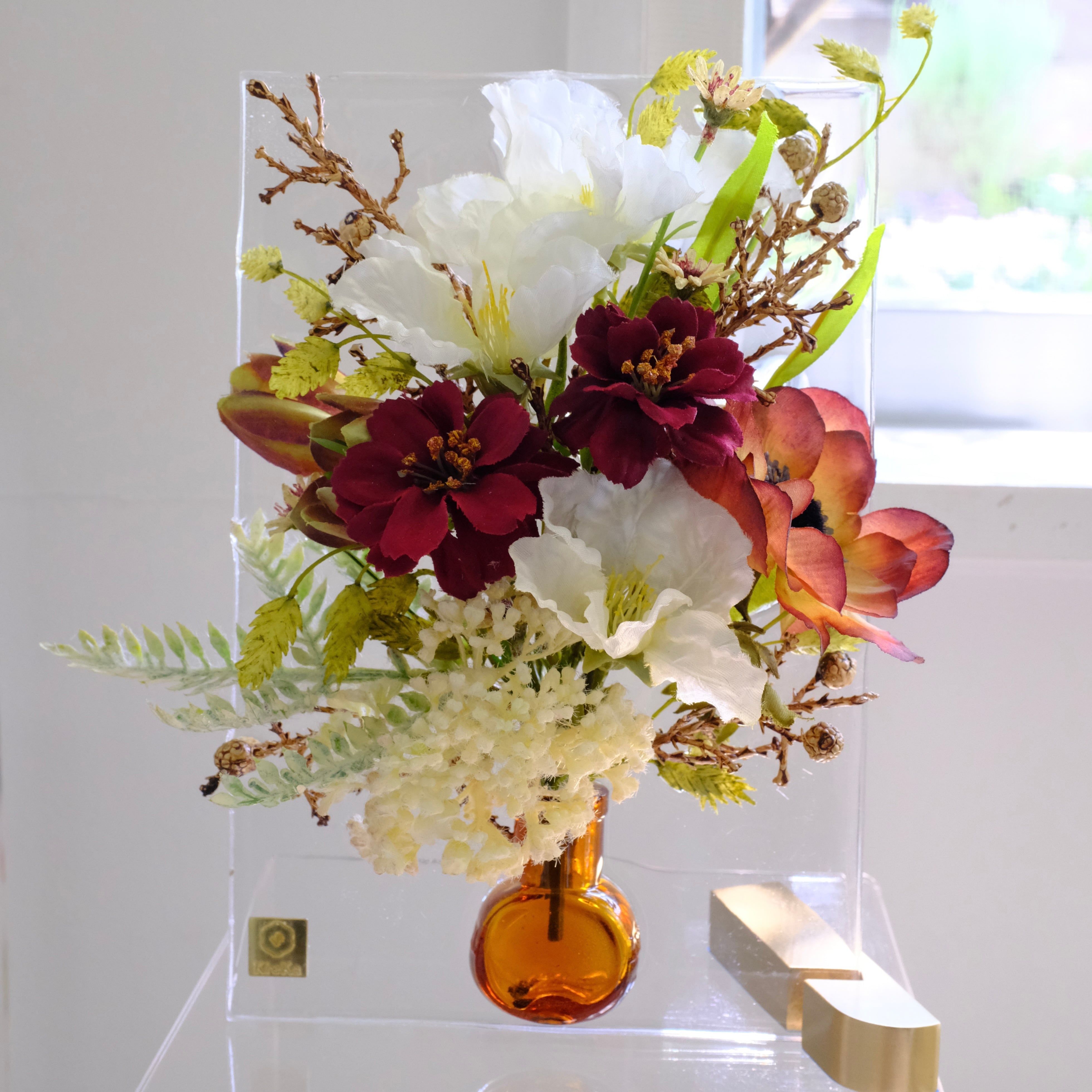 紅葉デザインの花瓶（スタンド付き） sumika S ノウゼンカズラとチョコレートコスモス アンティーク花瓶