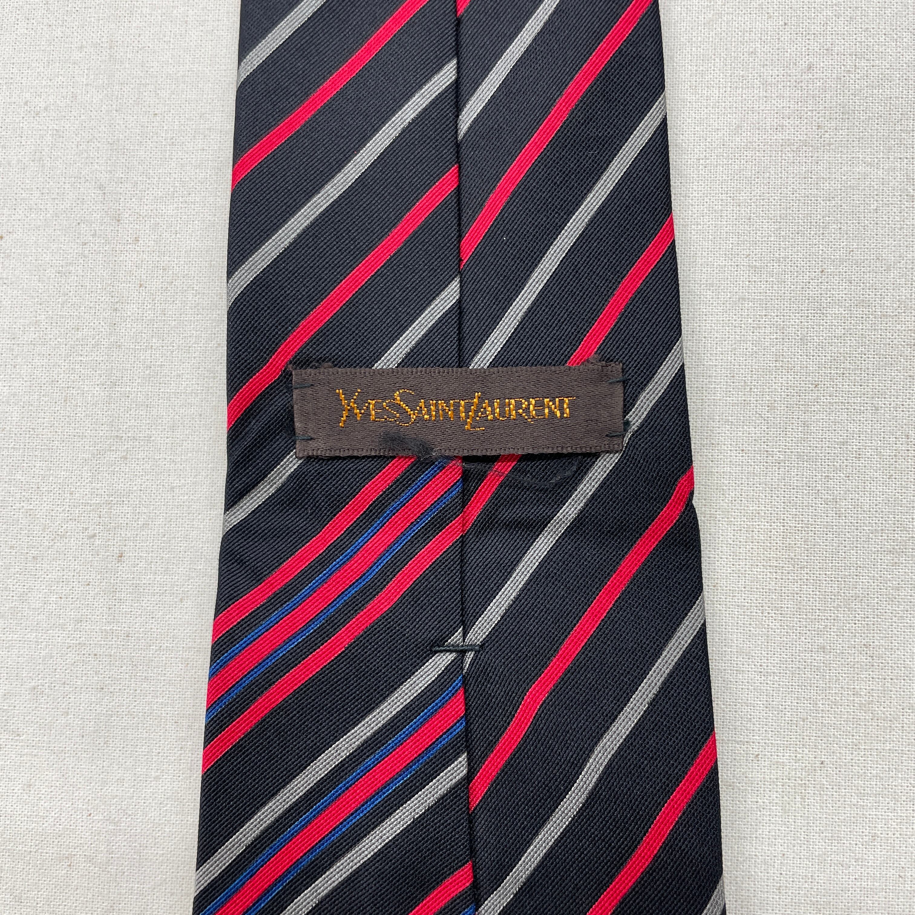 【NA】セットアップ × yves saint laurent ネクタイ Saint Laurent (サンローラン) シルク100％ 総柄ロゴ ネクタイ